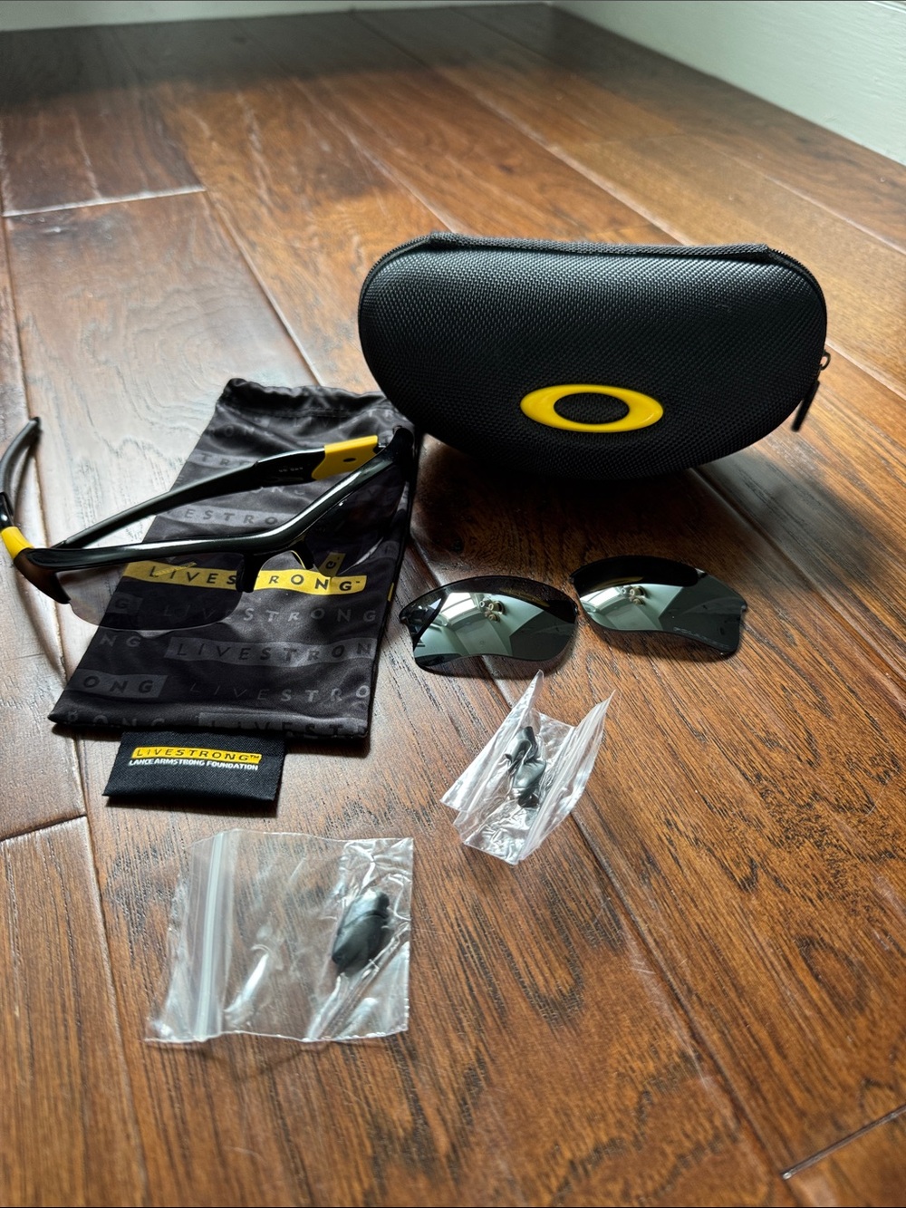 Oakley Polarized Flak Jacket XLJ, Livestong Edition